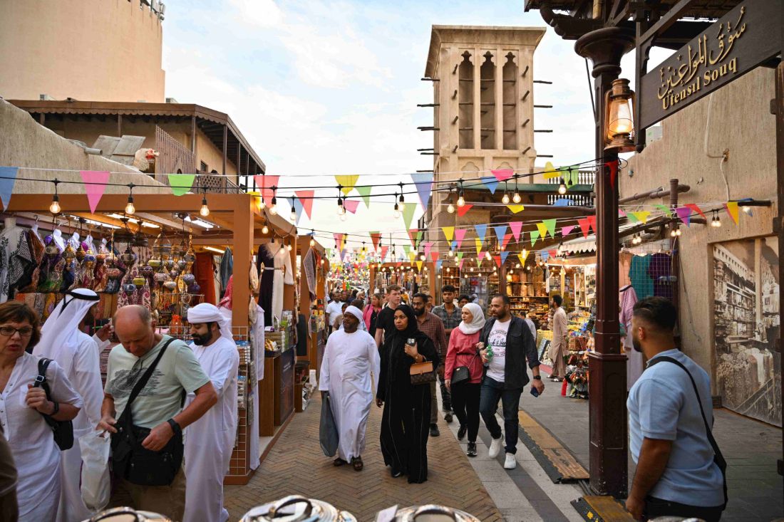 Local Markets & Street Food Spots in Dubai