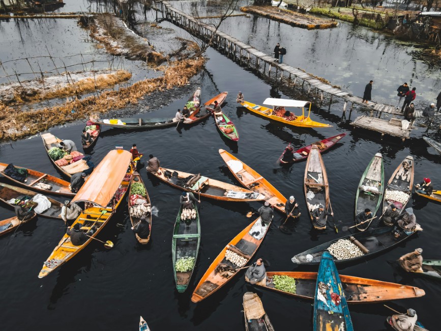 Local Markets & Street Food Spots in Srinagar