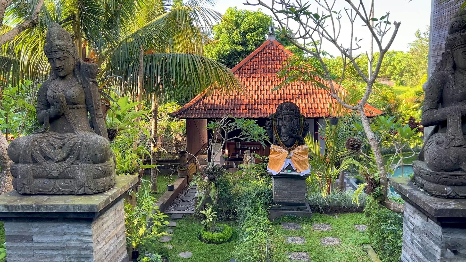 Local Markets & Street Food Spots in Ubud