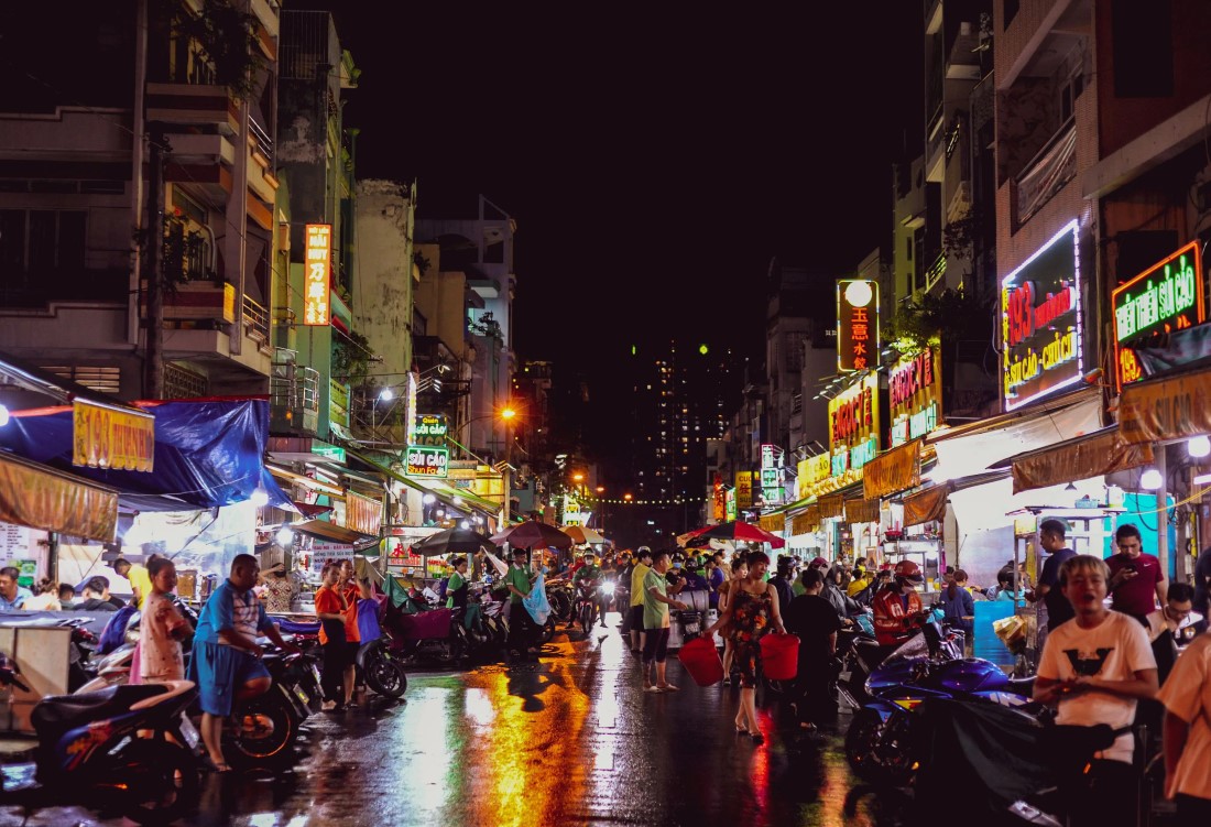 Local Markets & Street Food Spots in Hanoi