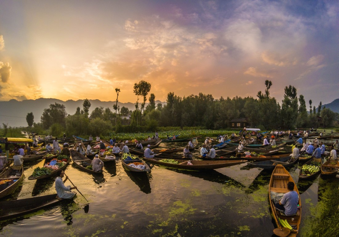 Local Markets & Street Food Spots in Srinagar